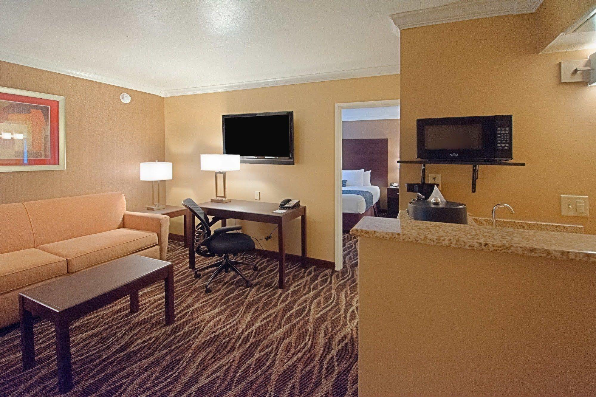Hotel Tempe/Phoenix Airport Innsuites Hotel & Suites ภายนอก รูปภาพ