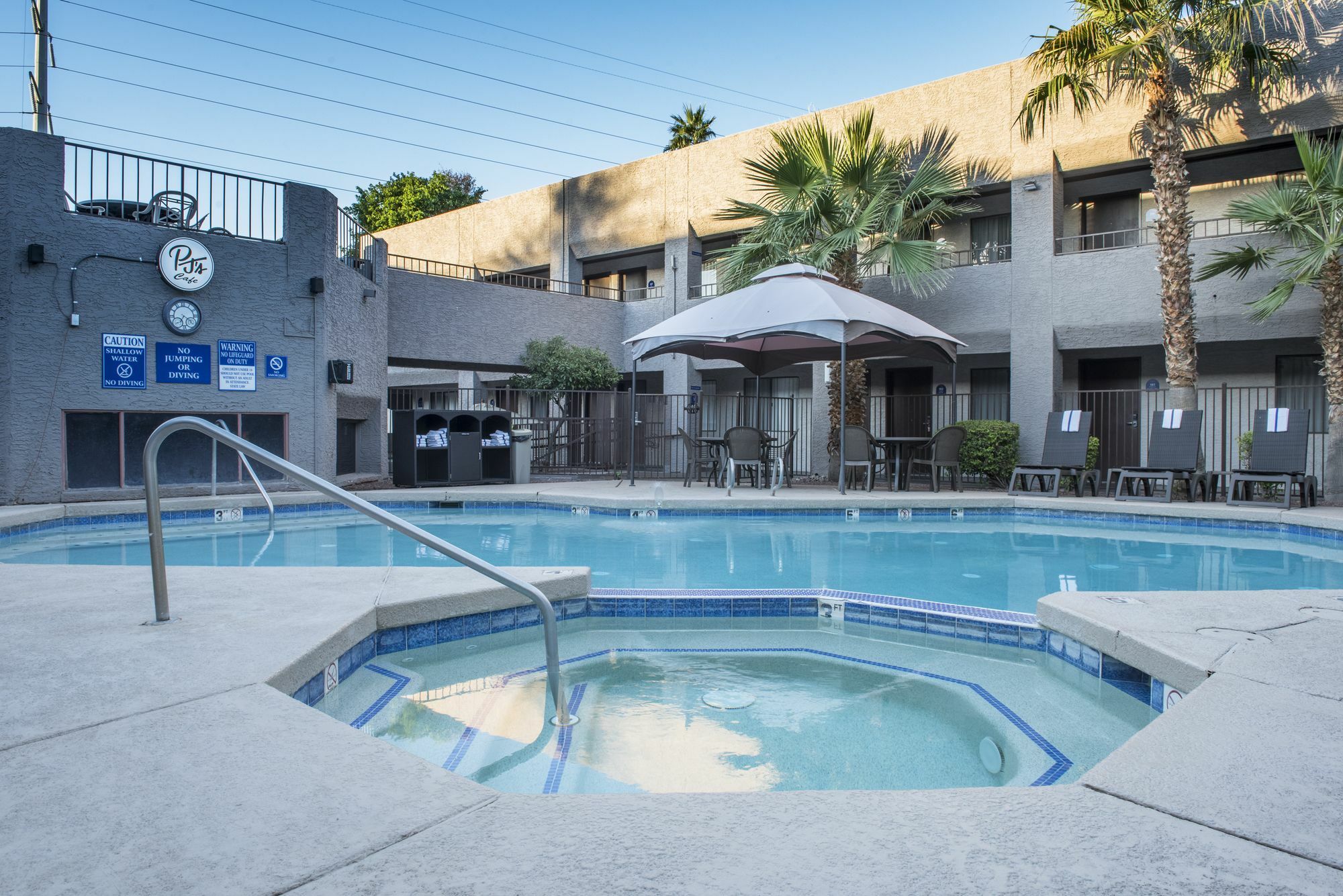 Hotel Tempe/Phoenix Airport Innsuites Hotel & Suites ภายนอก รูปภาพ